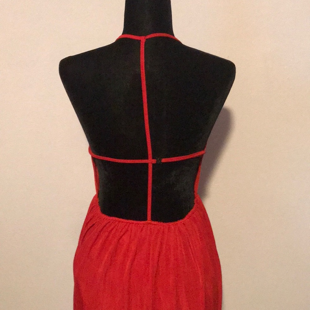 Red dress - Picture 2 of 4